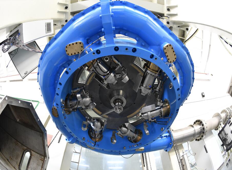 首臺國產化150兆瓦級大型沖擊式轉輪在東方電氣成功下線