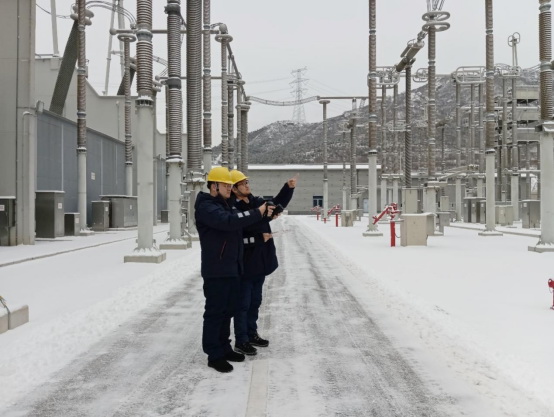 國網北京電力公司迎戰龍年首場降雪 守護首都供電安全